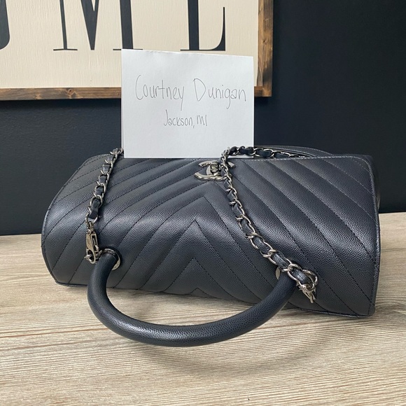 Chanel 19K Coco Top Handle in Grey w/ Ruthenium HW - Picture 9 of 16